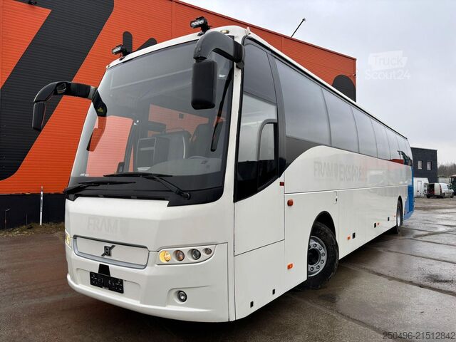 Touring automobil Volvo B8R 9500 4x2 AC / AUXILIARY HEATING / WC / WHEE...