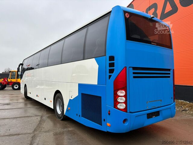 Touring automobil Volvo B8R 9500 4x2 AC / AUXILIARY HEATING / WC / WHEE...