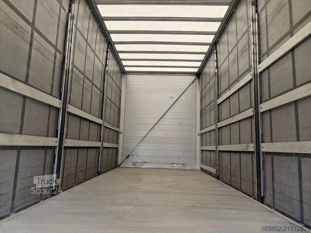 Curtain sided MAN TGL 8.220