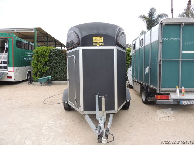 Horse transport trailer Humbaur HUMBAUR