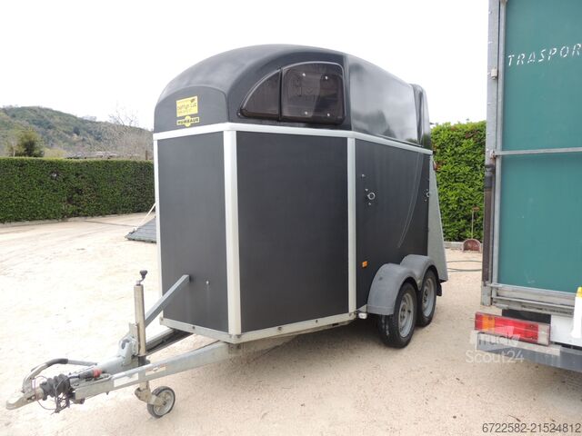 Horse transport trailer Humbaur HUMBAUR