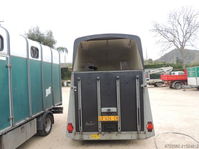 Horse transport trailer Humbaur HUMBAUR