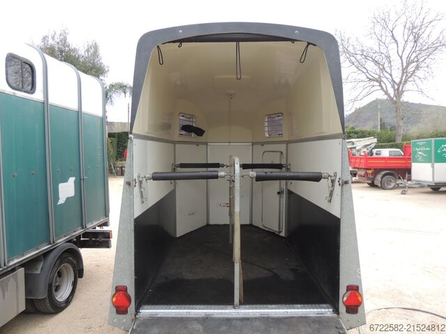 Horse transport trailer Humbaur HUMBAUR