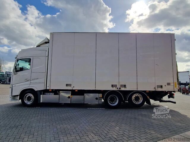 Suitcase Volvo FH 13.540 Globetrotter 6x2*4 - Ekeri box with s...