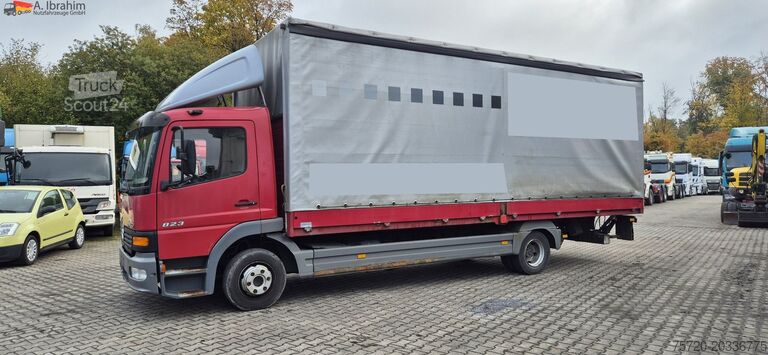 Gardinsided kassevogn Mercedes-Benz 823 LBW | Radstand 4900 mm | 7.2 m Pritsche Klima | 3 Pedals