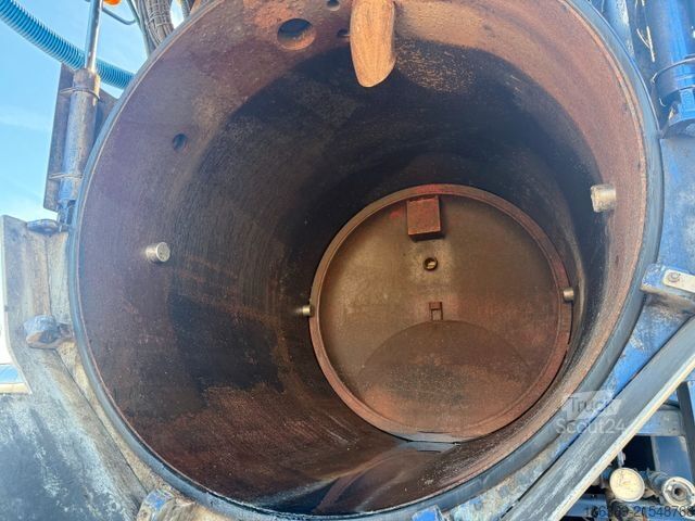 Vacuum tank truck MERCEDES-BENZ Actros 4151 8x8 V8 Hvidtved Larsen RECycler 410