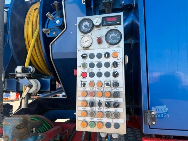 Vacuum tank truck MERCEDES-BENZ Actros 4151 8x8 V8 Hvidtved Larsen RECycler 410