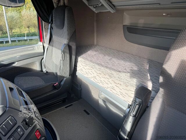 Standaard-SZM DAF XF 440 Spacecab