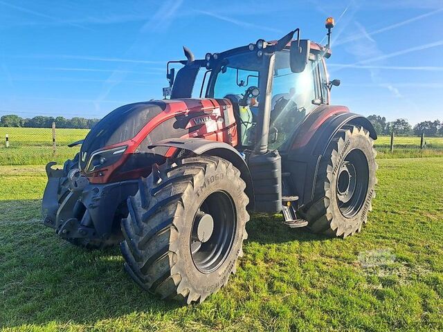 Ciągnik Valtra T254 A Unlimeted