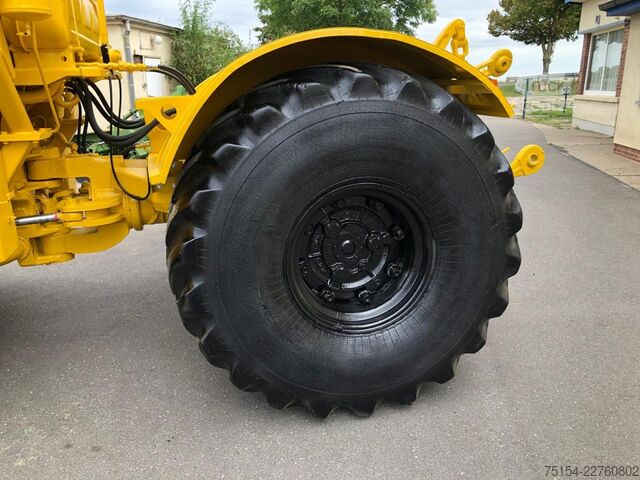 جرار Kirovets K700A V8
