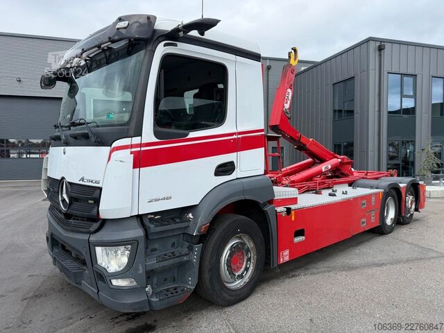 Autocamion cu cârlig pentru containere MERCEDES-BENZ Actros 2546 6x2 Hyva Hooklift / Abrollkipper
