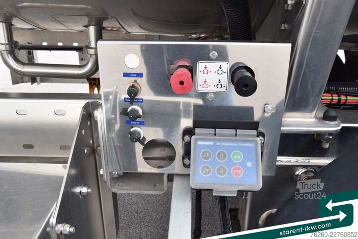 Напівпричіп-цистерна KÄSSBOHRER Chemietank, ADR, 30.000L, Liftachse, Alufelgen