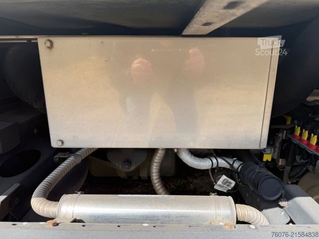 Furgon skrzyniowy MERCEDES-BENZ 816 L 4 m Koffer-Heizung Klima Kamera 1t LBW