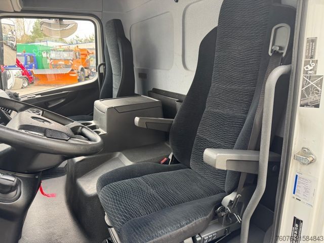 Skříňová dodávka MERCEDES-BENZ Atego 816 L 4 m Koffer LBW 1t Koffer-Heizung