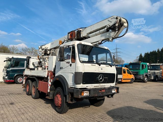 Кран, монтиран на камион MERCEDES-BENZ 2632 HMK Dachdeckerkran 6x6