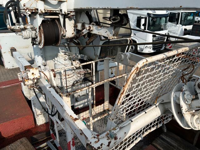 Кран, монтиран на камион MERCEDES-BENZ 2632 HMK Dachdeckerkran 6x6
