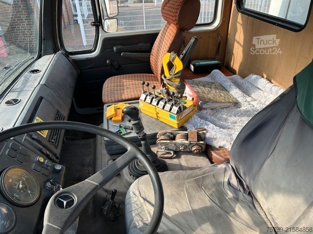 Кран, монтиран на камион MERCEDES-BENZ 2632 HMK Dachdeckerkran 6x6