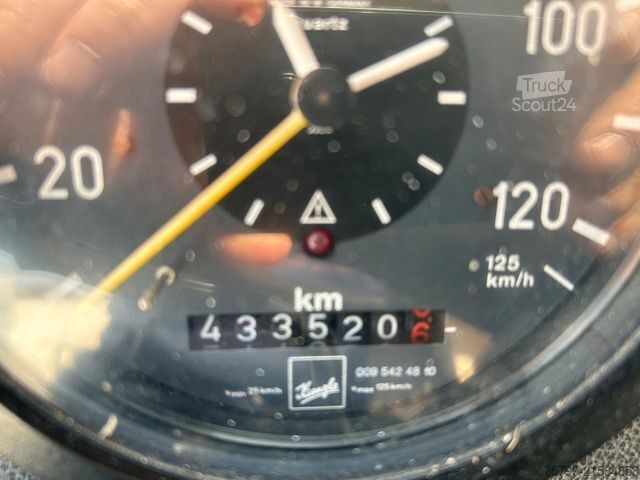 Кран, монтиран на камион MERCEDES-BENZ 2632 HMK Dachdeckerkran 6x6