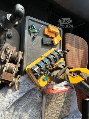 Кран, монтиран на камион MERCEDES-BENZ 2632 HMK Dachdeckerkran 6x6