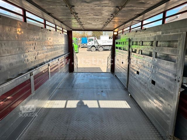 Cattle truck MERCEDES-BENZ Actros 1841 MP3 1.Stock Köstner Viehaufbau