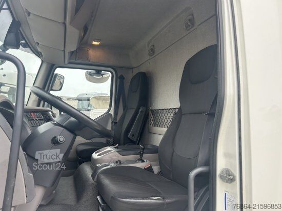 Box truck DAF LF 260 KOFFER+LBW