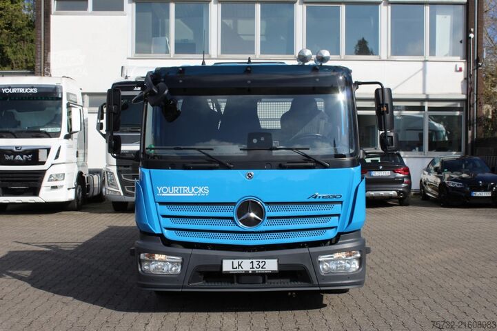 Üç yönlü damperli kamyonet Mercedes-Benz Atego  921  Seitenkipper 3-Sitzer AHK ACC