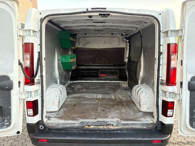 Βαν με ψηλή οροφή FIAT Talento   POMPA INIEZIONE ROTTA