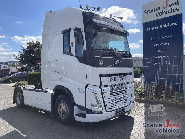 Vakio vetoauto Volvo FH 500 - Globetrotter XL - I-SAVE - 2x TANKs
