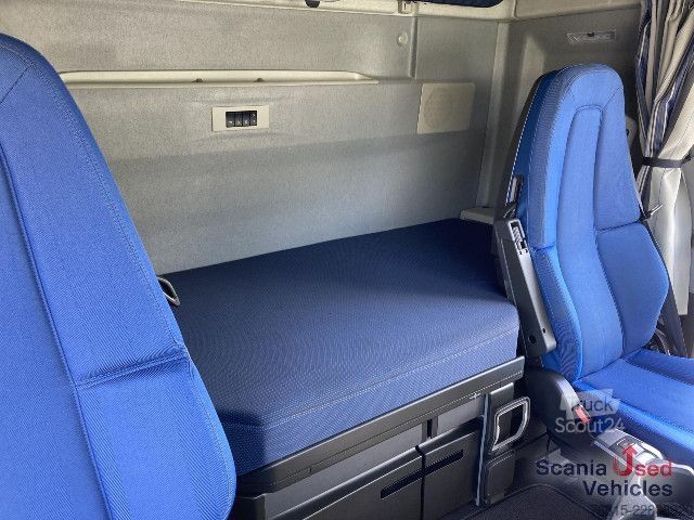 Vakio vetoauto Volvo FH 500 - Globetrotter XL - I-SAVE - 2x TANKs