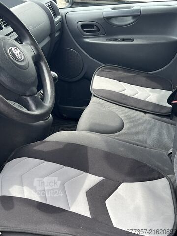 Umpikorja-auto Toyota Proace