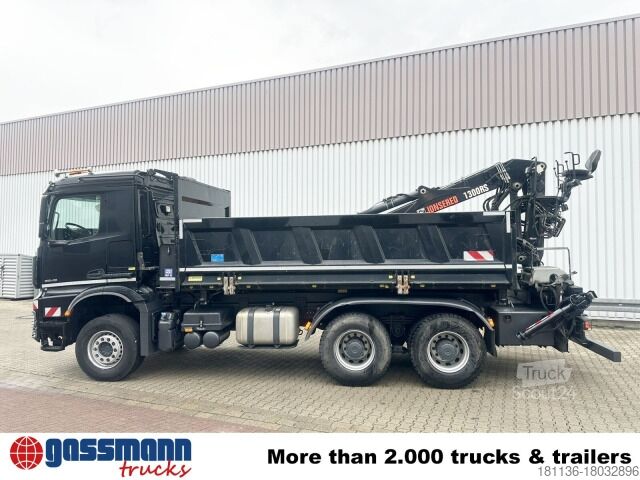 Kipper LKW Mercedes-Benz Arocs 3345 K 6x4, Heckkran Hiab Jonsered 1300RS79,