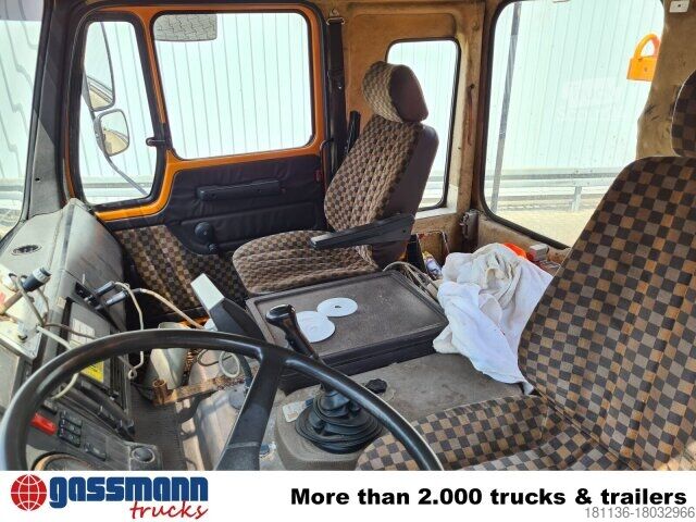 Шасі вантажівки Mercedes-Benz NG 1928 A 4x4, V8-Motor, Standklima,