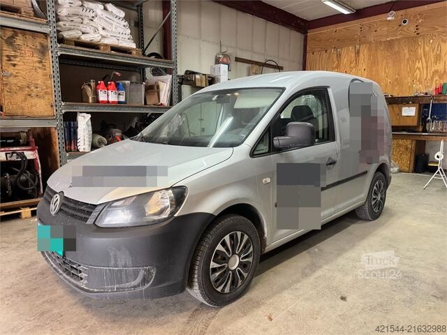 Kombi s vysokou střechou Volkswagen Caddy TDI Van – 2 sets of tires