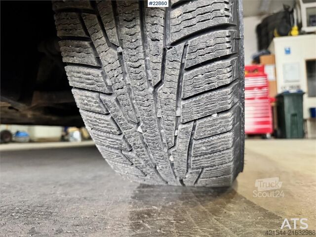 Kombi s vysokou střechou Volkswagen Caddy TDI Van – 2 sets of tires