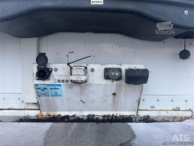 Chladírenská/mrazírenská přeprava Ekeri L3 Box Semi-Trailer with Refrigeration/Freezer Uni