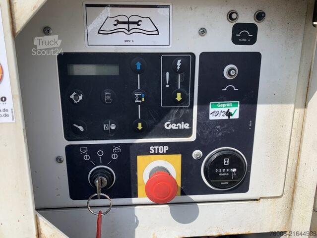 Dvižna ploščad škarjasta Genie GS4390 - 15,11m, diesel, 4x4