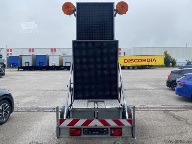 Piekabe  Trebbiner 1 Achs LED Vorwarntafel verzinkt