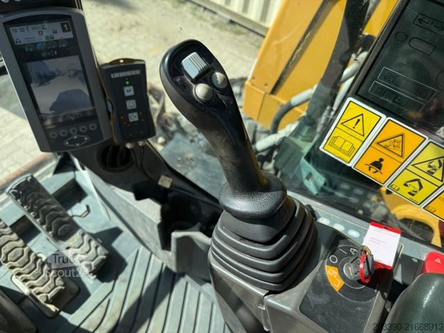 Mobile excavator CATERPILLAR M318F / 9.852 H / Deutsche Maschine