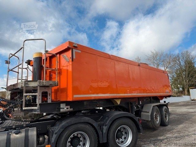 Tipper semitrailer LANGENDORF SKA 18/26 Thermo Liftachse 26,9 m³