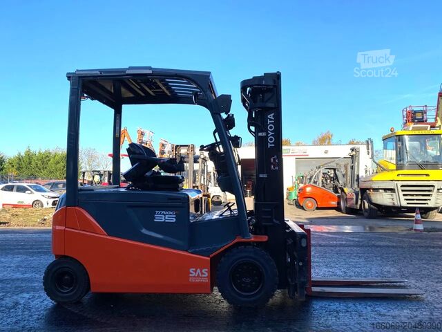 Forklift Toyota 8FBMT35