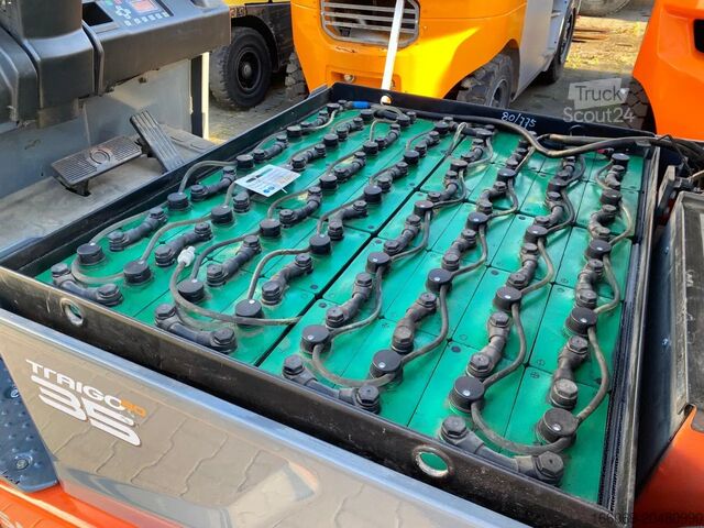 Forklift Toyota 8FBMT35