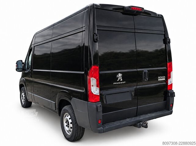Dubă cu acoperiș înalt Peugeot Boxer L2H2  2x VORHANDEN   AHK   NAVI   REGAL