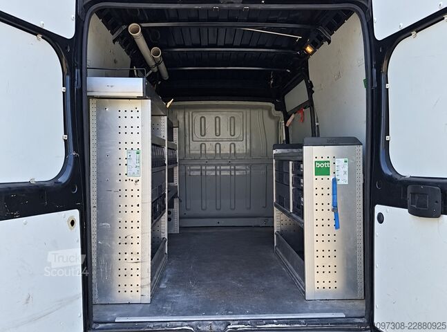 Dubă cu acoperiș înalt Peugeot Boxer L2H2  2x VORHANDEN   AHK   NAVI   REGAL