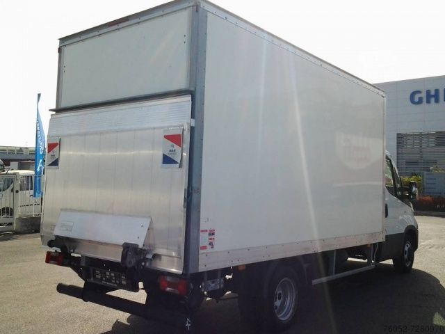 Panel van IVECO 35C16