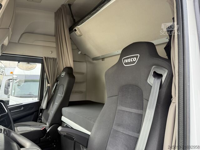 стандартний тягач Iveco SWAY 490