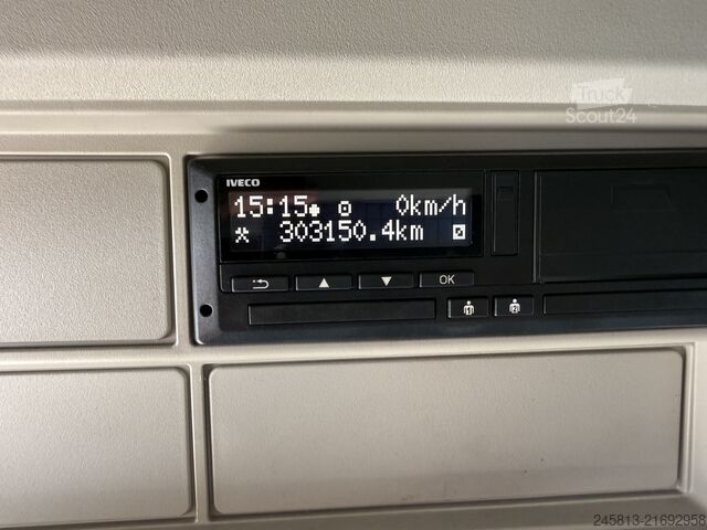 стандартний тягач Iveco SWAY 490