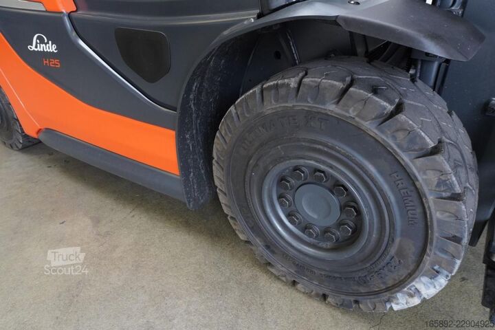 Gaffeltruck Linde H 25 T 1202
