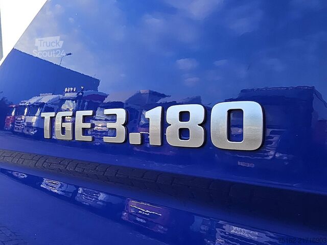 Грузоподъемная платформа M.A.N. TGE 3.180 Open Laadbak Dub Cab