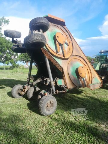 Faucheuse à prairie Spearhead Multicut 820R