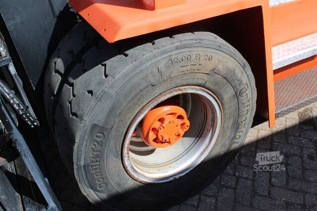 Empileur de conteneurs Kalmar DC 13.6-600 empty container handler